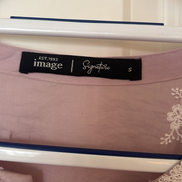 Image Pakistani Indian kurta mauve color with full white embroidery. - Picture 2 of 8